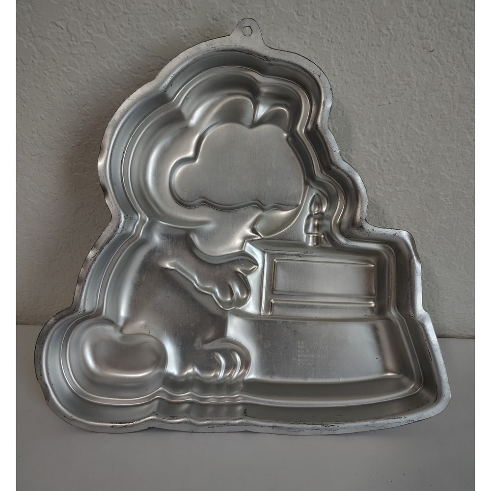 Vintage 1981 Wilton Garfield Metal Cake Pan Birthday Party